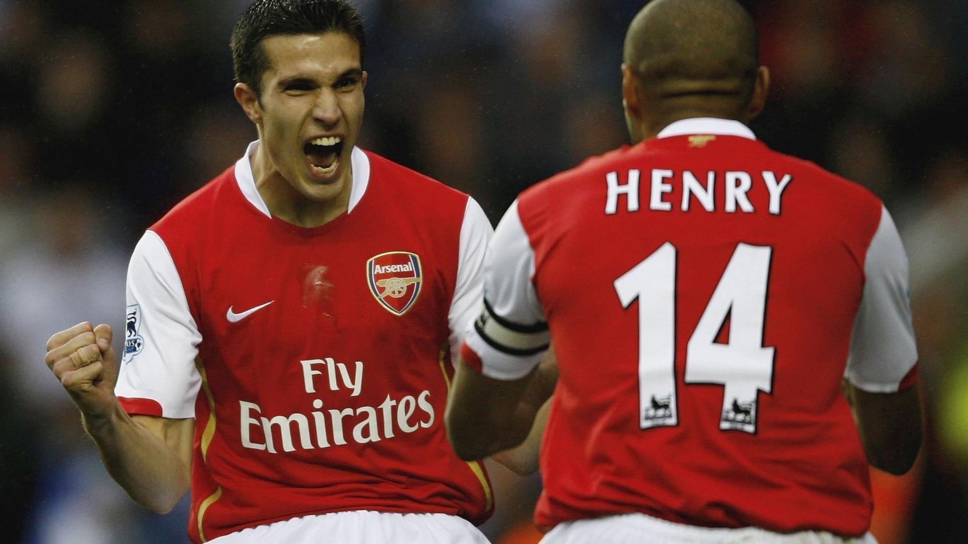 转会市场风云再起，豪门争抢新星，天价合约重塑足坛格局